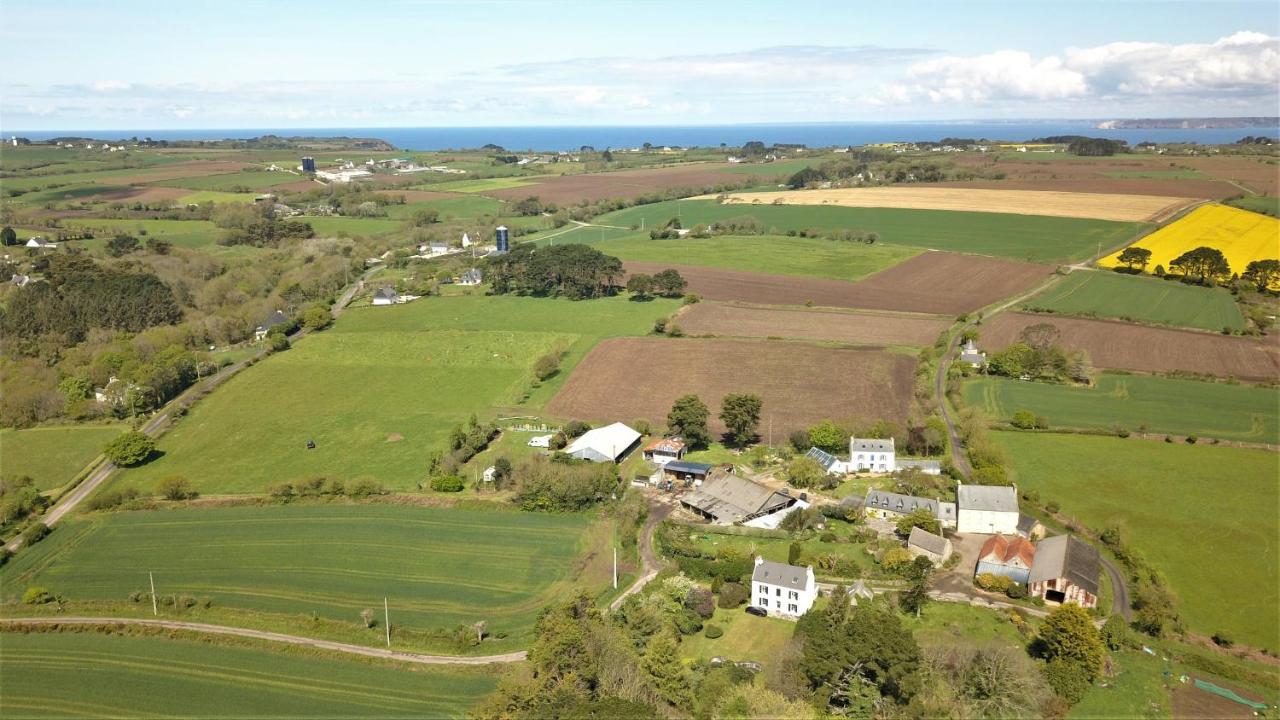 Les Chambres D'Hotes Du Cosquer Beuzec-Cap-Sizun Exteriör bild