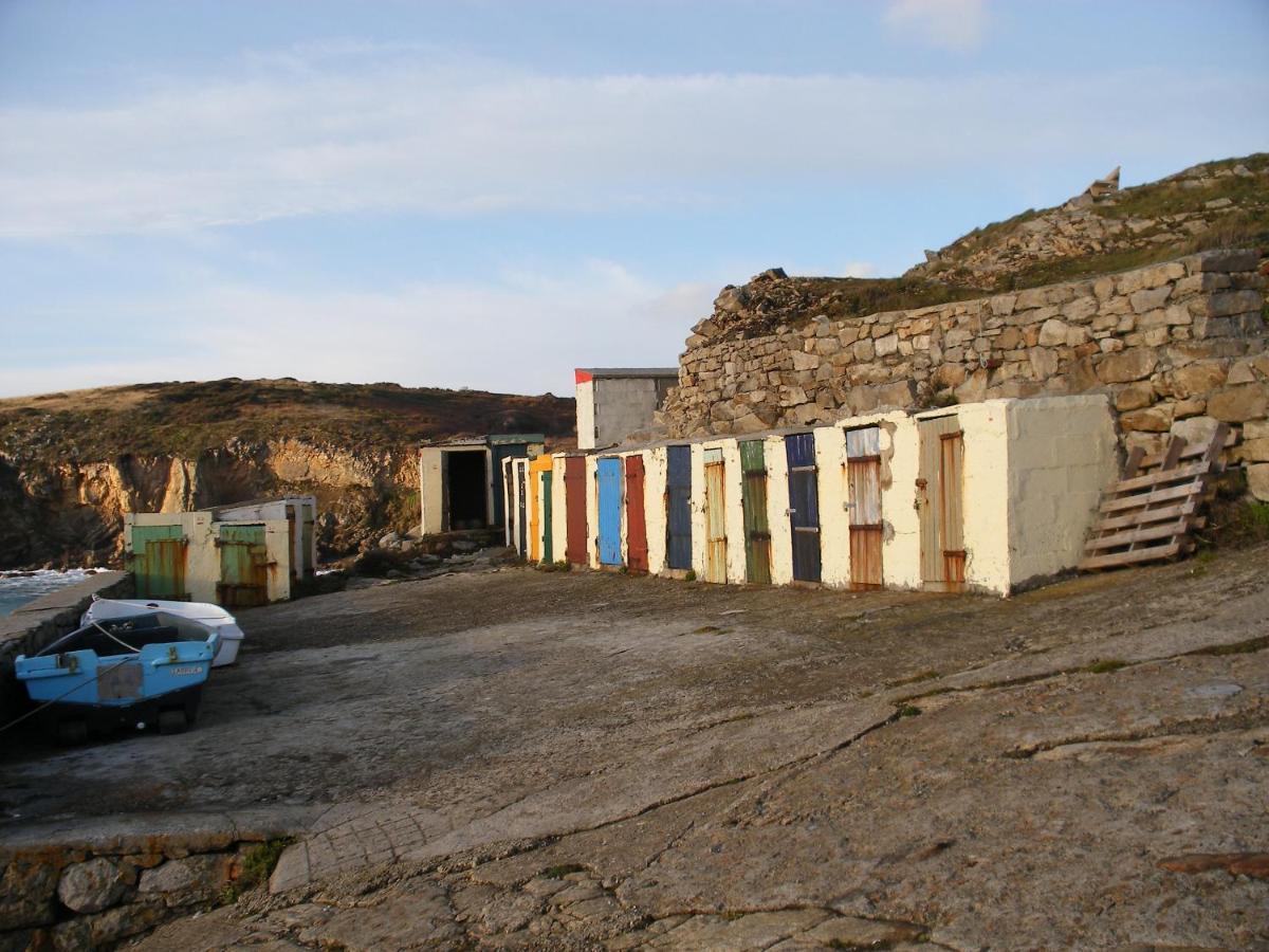 Les Chambres D'Hotes Du Cosquer Beuzec-Cap-Sizun Exteriör bild