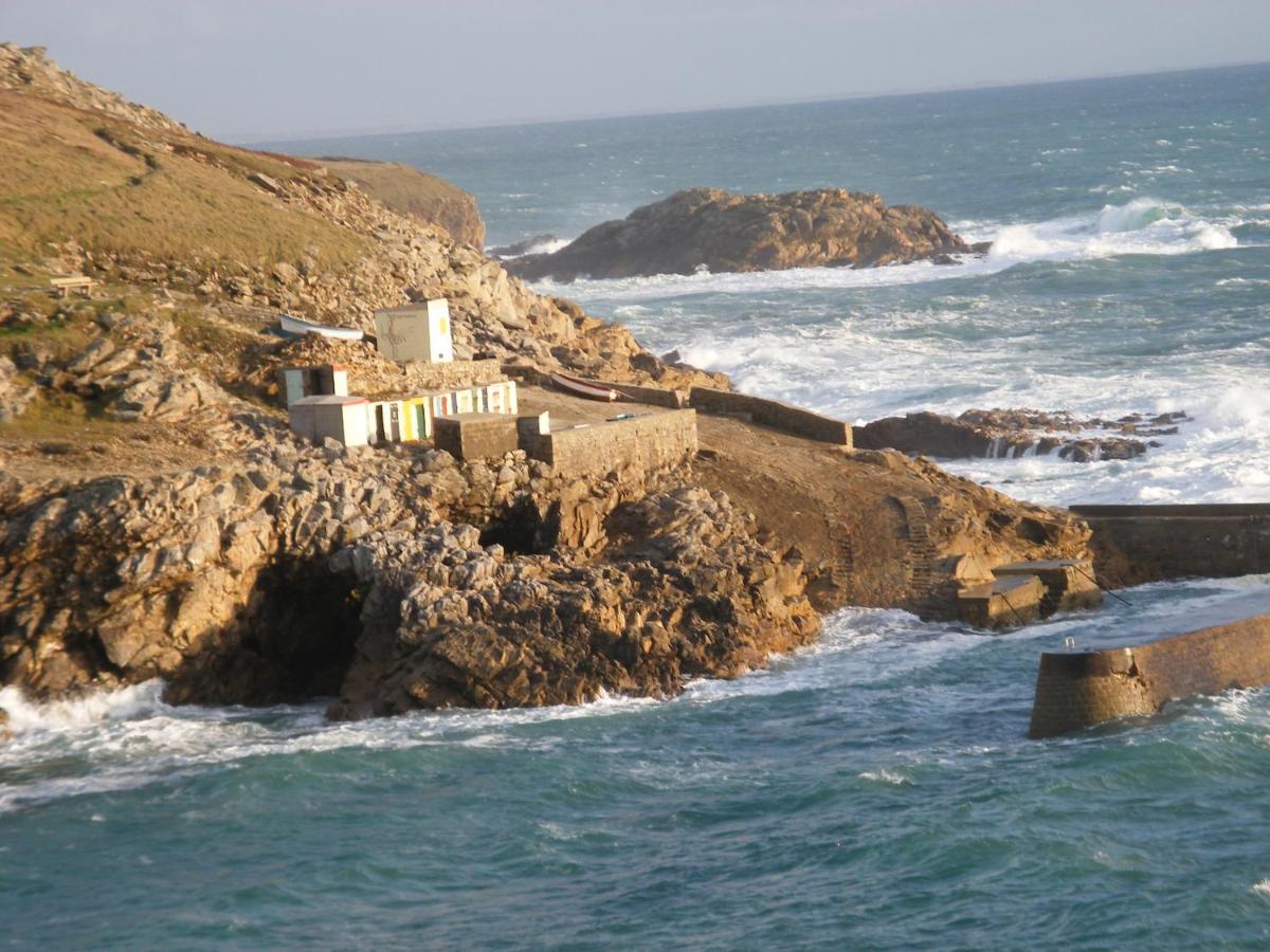 Les Chambres D'Hotes Du Cosquer Beuzec-Cap-Sizun Exteriör bild